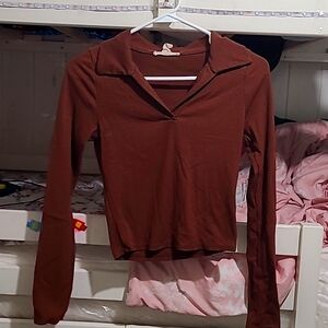 Long-sleeved top